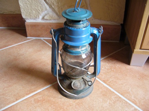 alte BAT no 158 Fledermaus DDR Petroleumlampe Sturmlaterne blau ( Made in GDR )