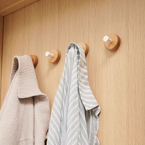 Appendiabiti e asciugamani in legno con gancio da parete resistente per bagno camera da letto - Foto 11 di 17