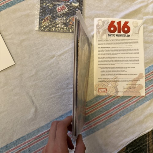 Marvel 616 Earth's Mightiest Day 4 Virgin Variants, Pin Set, and Letter - Picture 2 of 3