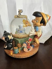 Disney Pinocchio Toyland Fishbowl Cleo Figaro Musical Snow Globe Vtg Collectible