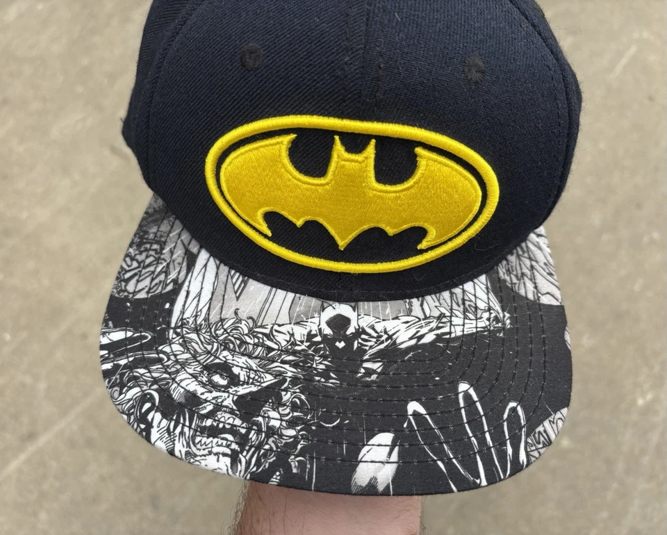 蝙蝠侠帽子平沿DC漫画全印黑色和黄色羊毛 — 第 2/4 张图片