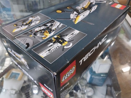 LEGO Technic 42198 Bush Plane New & Sealed - Picture 18 of 21