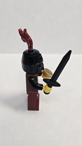 LEGO Wolfpack Knight Medieval Castle Minifigure CMF Retired - Picture 5 of 5
