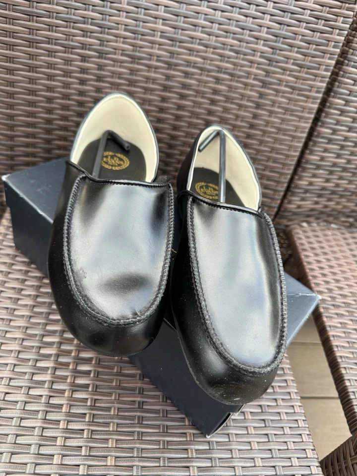 Zapatilla L B Evan’s Chicopee de cuero negra para hombre talla 9M nueva en caja Foto 2 de 4