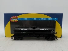 Athearn 7304 HO Scale Union Pacific Single Dome Tank Car #69601 EX/Box
