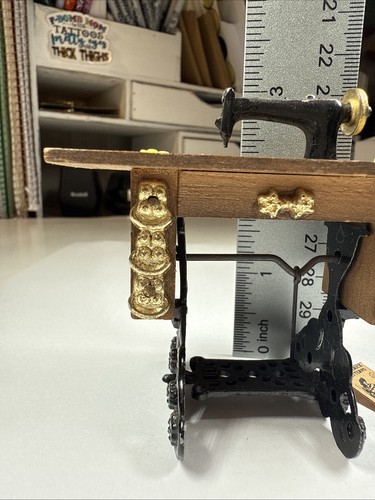 Vintage Doll House Miniature SEWING MACHINE W/PATTERN 1:12 Scale Wood & Metal - Picture 13 of 15