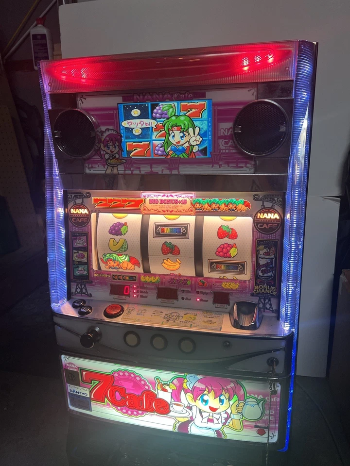 Máquina tragamonedas de video japonesa Nana Café 777 - Juego de fichas (probado y totalmente funcional) Foto 3 de 4
