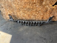 MERCEDES BENZ GLS GL550 13-19 OEM REAR BUMPER CENTER MOUNT BRACKET