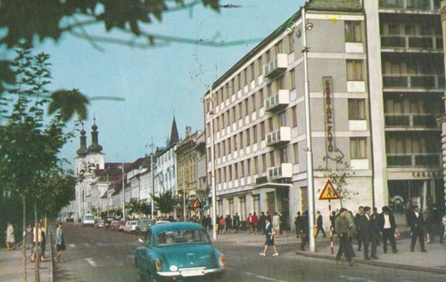 East Europe Romania Bucharest Mures Cluj Deva old car black & white color photo - Picture 3 of 50