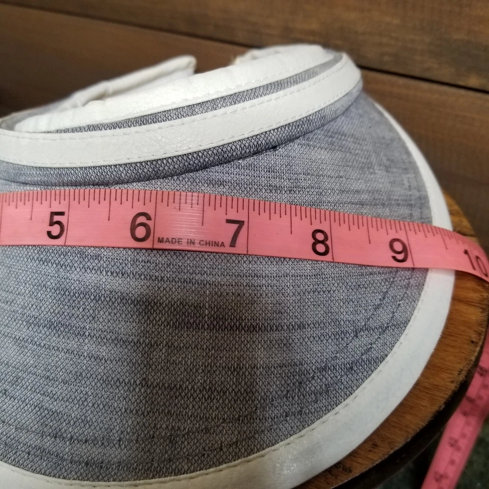 Gorra de mujer Calvin Klein ala ancha gris blanco visera de sol algodón para mujer Foto 3 de 4