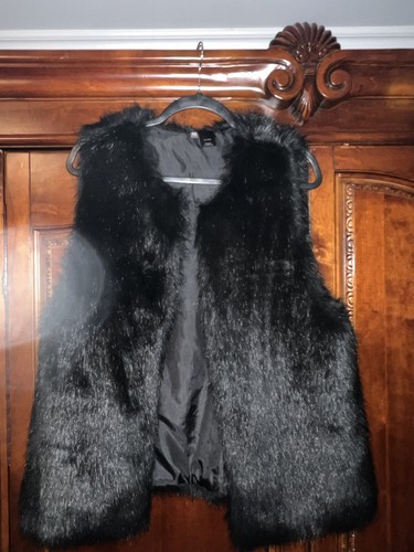 bisou bisou Faux Fur Vest Ladies Size Medium  - Picture 1 of 3