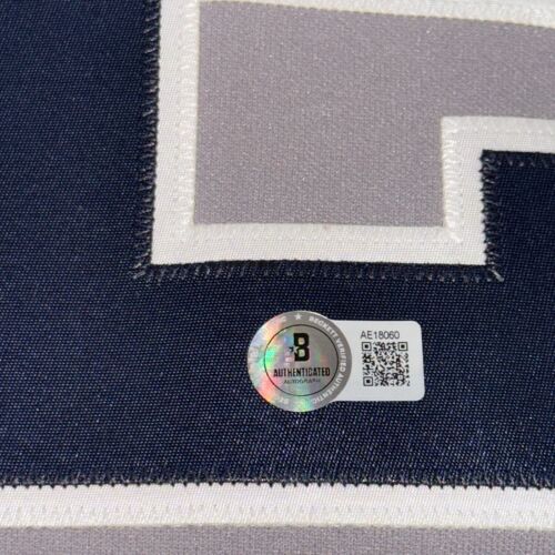 DEREK JETER Signed NY Yankees Majestic AUTHENTIC JERSEY w/ 2014 PATCH BAS LOA - Picture 4 of 11