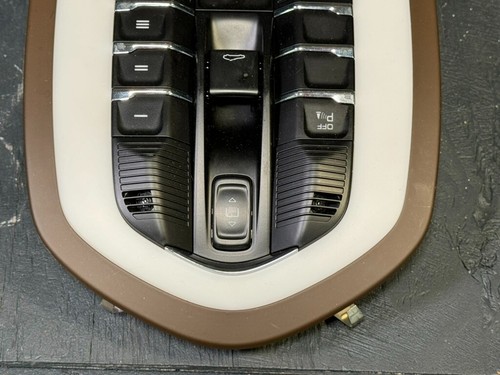15-18 PORSCHE MACAN OVERHEAD CONSOLE MAP LIGHT LAMP CENTER SUN ROOF SWITCH BROWN - Picture 3 of 5