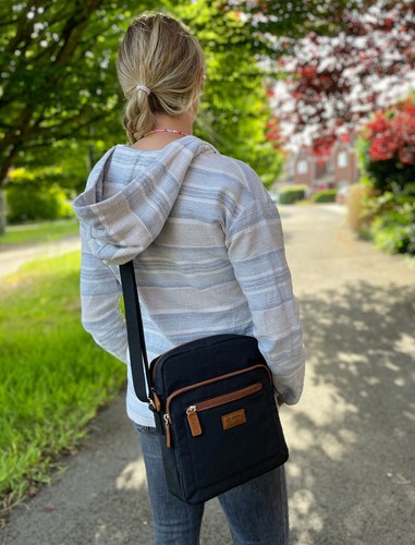 Spirit Medium Nylon Lightweight Crossbody Zip Top Bag In Various Colours - 5766 - Bild 7 von 100