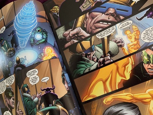 IRON MAN #027, " Rings of The Mandarins Chapter V" Marvel comic book Aug 2014 - Picture 4 of 5