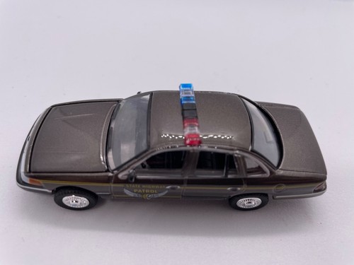 Greenlight Ohio Highway Patrol 1995 Ford Crown Victoria - 1:64 - sciolto - Foto 6 di 13