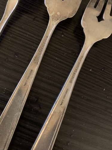3 Oneida Ltd. Wm. A. Rogers Silverplate Salad Forks - Picture 9 of 10