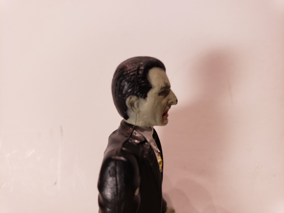 DRACULA! Vintage 1980 Universal Studios Monster Action