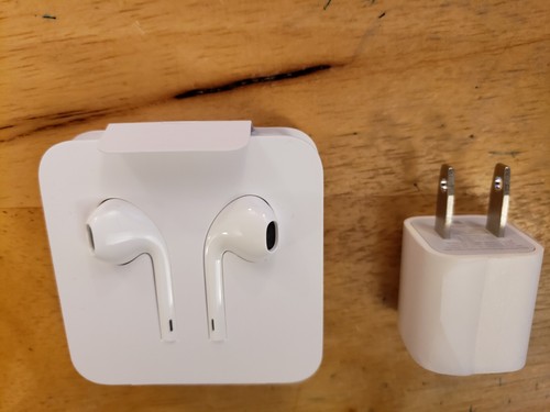 IPHONE 8 EAR PODS & POWER ADAPTER!!! - Zdjęcie 4 z 10