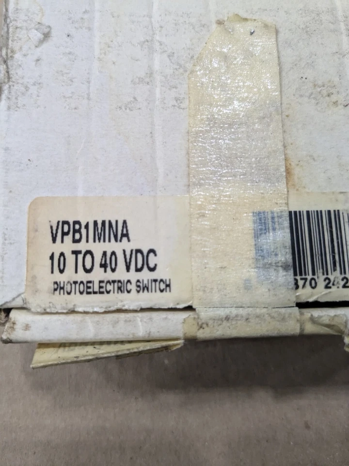 Carlo Gavazzi VPB1MNA Photoelectric Switch/Level Sensor 10-40VDC, 2 Meter Cable - Image 2 of 2