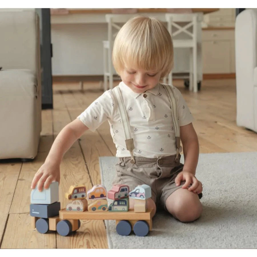 Cubika Camion Di Legno Con Rimorchio E 8 Auto – Giocattolo Da 18 Mesi - Immagine 2 di 2