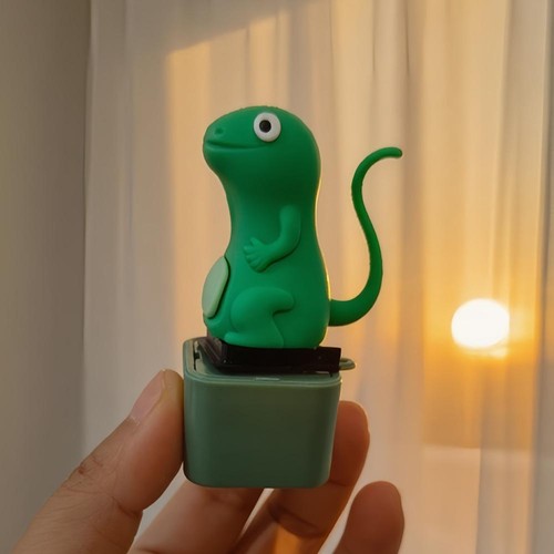 Lizard Keychain Sound, 2025 New Adults Keyboard Clic ker Lizards Fidget Toys - Picture 10 of 11