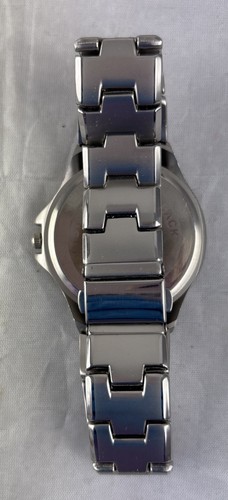 W.G.A Golf Club Quartz Watch & Silver Tone Tie Pin Set In Golf Ball Style Case - Picture 7 of 8