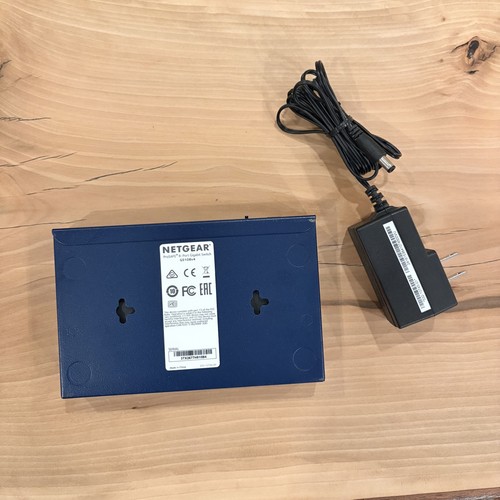 NETGEAR Gigabit Ethernet Switch/Commutateur Gigabit Ethernet/AC Adapter GS108v4  - Picture 3 of 3