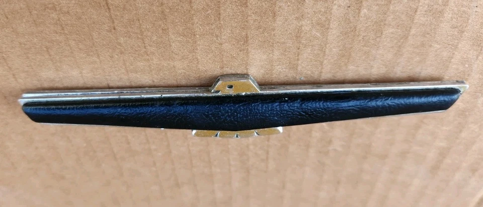 Ford Thunderbird 1964-66 adorno de asiento negro, emblema, placa de identificación, insignia original Foto 2 de 4