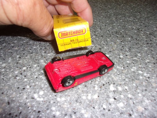 B590 vintage matchbox car in box MB 75 ferrari testarossa - Picture 2 of 2