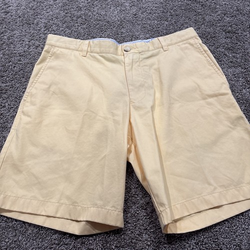 Southern Tide Skipjack Herren 34 gelb vorne flach Chino Shorts Baumwollmischung