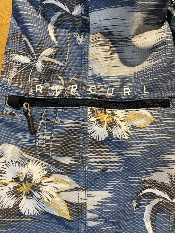 Men's Rip Curl 42 Board Shorts Mirage Hawaiian Islands Black Palm Tree 9” Inseam - Image 4 of 4