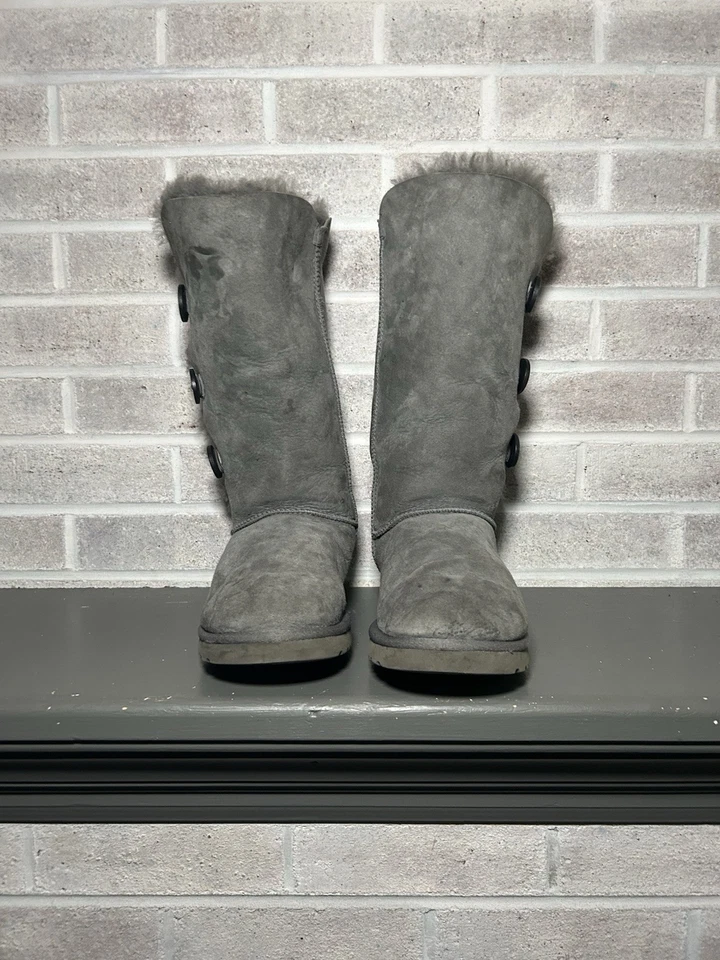 UGG Australia Bailey Button Triplet Grey Boots Women Size 9 - Image 3 of 4