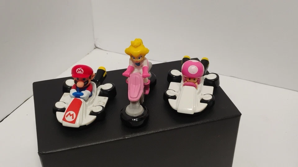 Figuras de acción Mario Kart 8 Super Mario Brothers 3" Mario, Princesa, Toadette  Foto 3 de 3