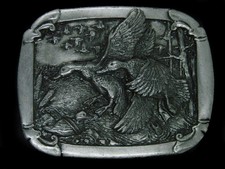 UD17122 NOS VINTAGE 1985 DUCKS FLYING ART COMMEMORATIVE BELT BUCKLE