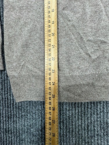 Hilary Radley Sweater Women's Medium Beige V-Neck Pullover Cashmere Blend New - Picture 3 of 10