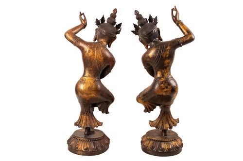 Ein Paar große vergoldete Bronze Figuren, tanzende Dakinis, China, 20. Jh. - Bild 15 von 16