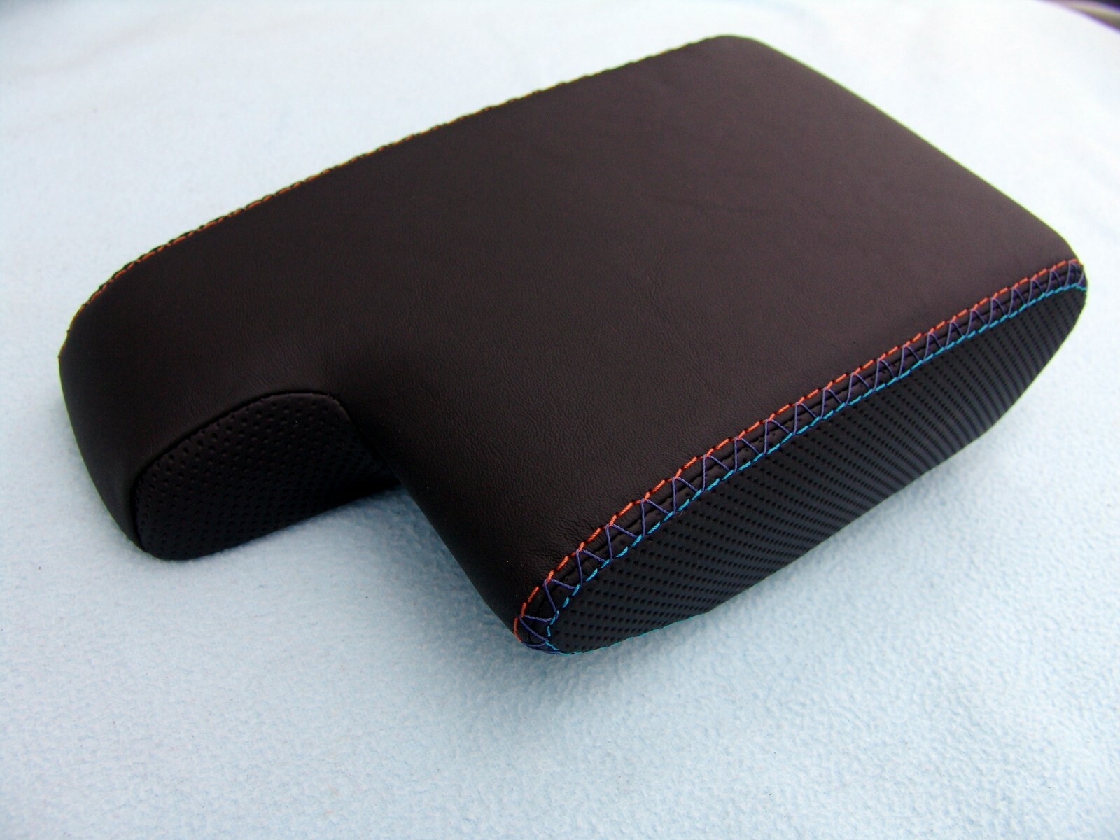 BMW E36 M3 ARMREST, NEW PLAIN / PERFORATED LEATHER WITH 3 COLOR