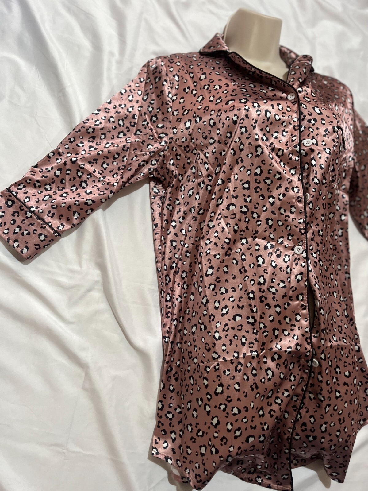 Giorzio Satin Nightie Women’s Small Leopard Print Kimono 3/4 Sleeve Button Down image 5