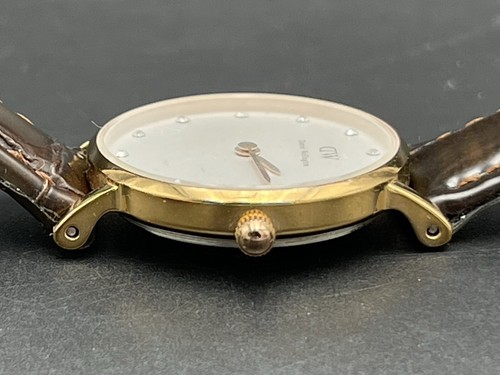 Daniel Wellington White Dial Women’s Quartz Crystal Watch Brown Leather Strap - Picture 7 of 14
