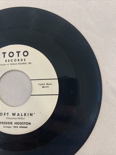 FREDDIE HOUSTON 45 RPM PROMO - SOFT WALKIN’ - TO BE IN LOVE - TOTO RECORD 7” - Imagen 4 de 8