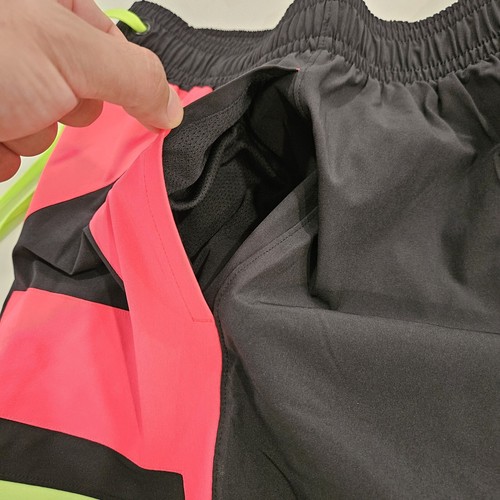Under Armour UA Baseline gewebte 7" Herrenshorts Größe Small 1370224 schwarz rosa - Bild 6 von 6