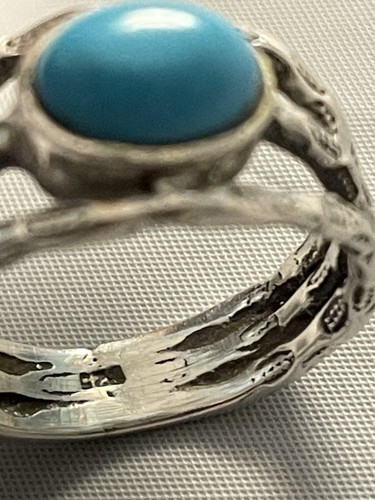 STERLING SILVER TURQUOISE STONE TRIPLE ETCHED RING SIZE 5. Signed .925. EUC - Picture 7 of 9