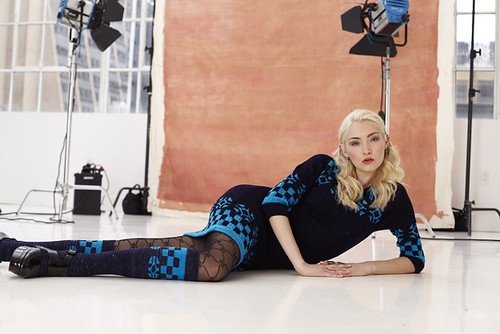 Vogue Knitting Magazine Holiday 2013 - 25 Patterns -Women, Shawls, Eveningwear + - Picture 12 of 12