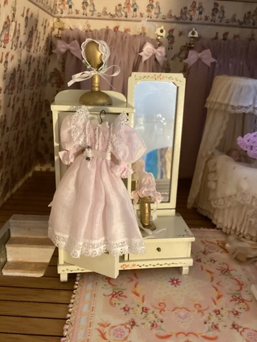 Real Good Toys Allison Jr. completely furnished -some artisan,rooftop garden - Picture 18 of 24