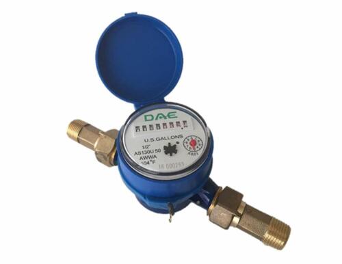 DAE AS130U-50 1/2" Water Meter, Measuring in Gallon + Couplings - Picture 1 of 7