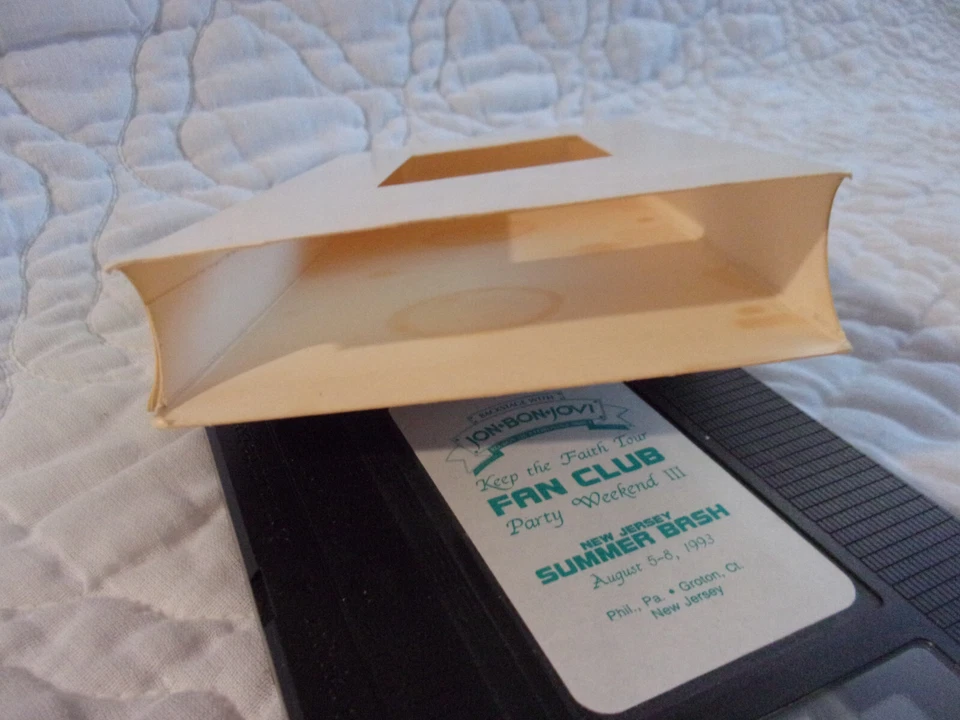 BACKSTAGE WITH JON BON JOVI KEEP THE FAITH TOUR FAN CLUB PARTY WEEKEND III VHS - Image 3 of 4