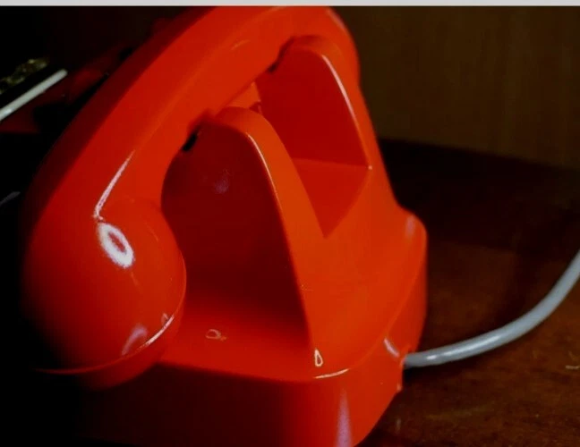 telefono fisso Sip a disco anni 70  80  vintage Rosso Ferrari  - Immagine 2 di 3
