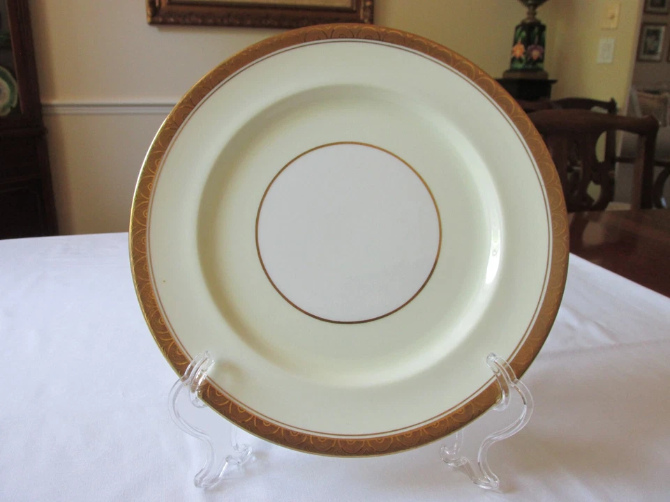 Set 6 Paragon Fine China England Pat #3589 Gold Arches Rim Dinner Plates 10 1/2" - Image 2 of 4