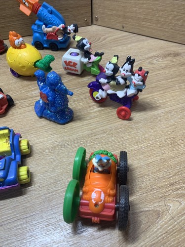 90s And 2000 McDonalds Wendy's Ect Fast food Toys All Wheeled Toys Lot Of 22 - Picture 4 of 9